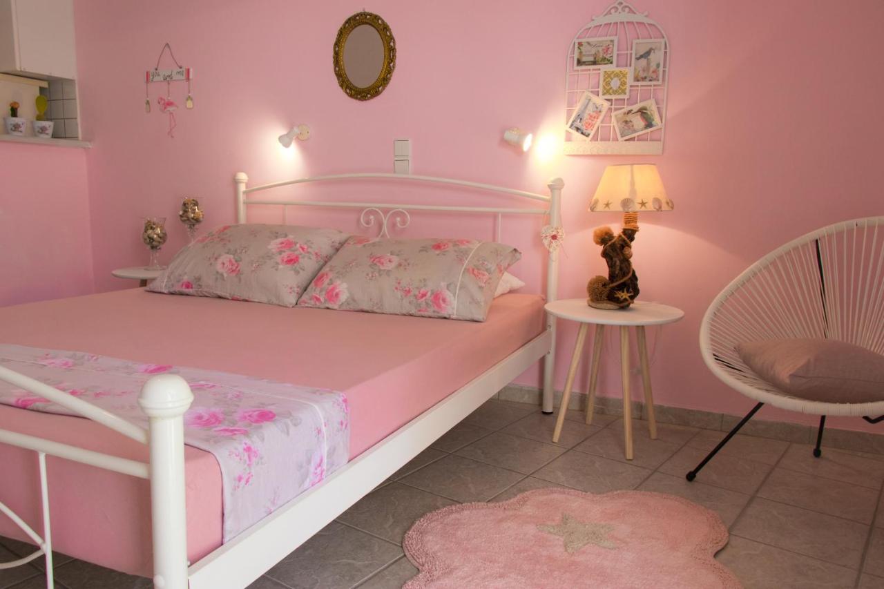 Villa Daizy Boutique Apartments ลากานาส ภายนอก รูปภาพ