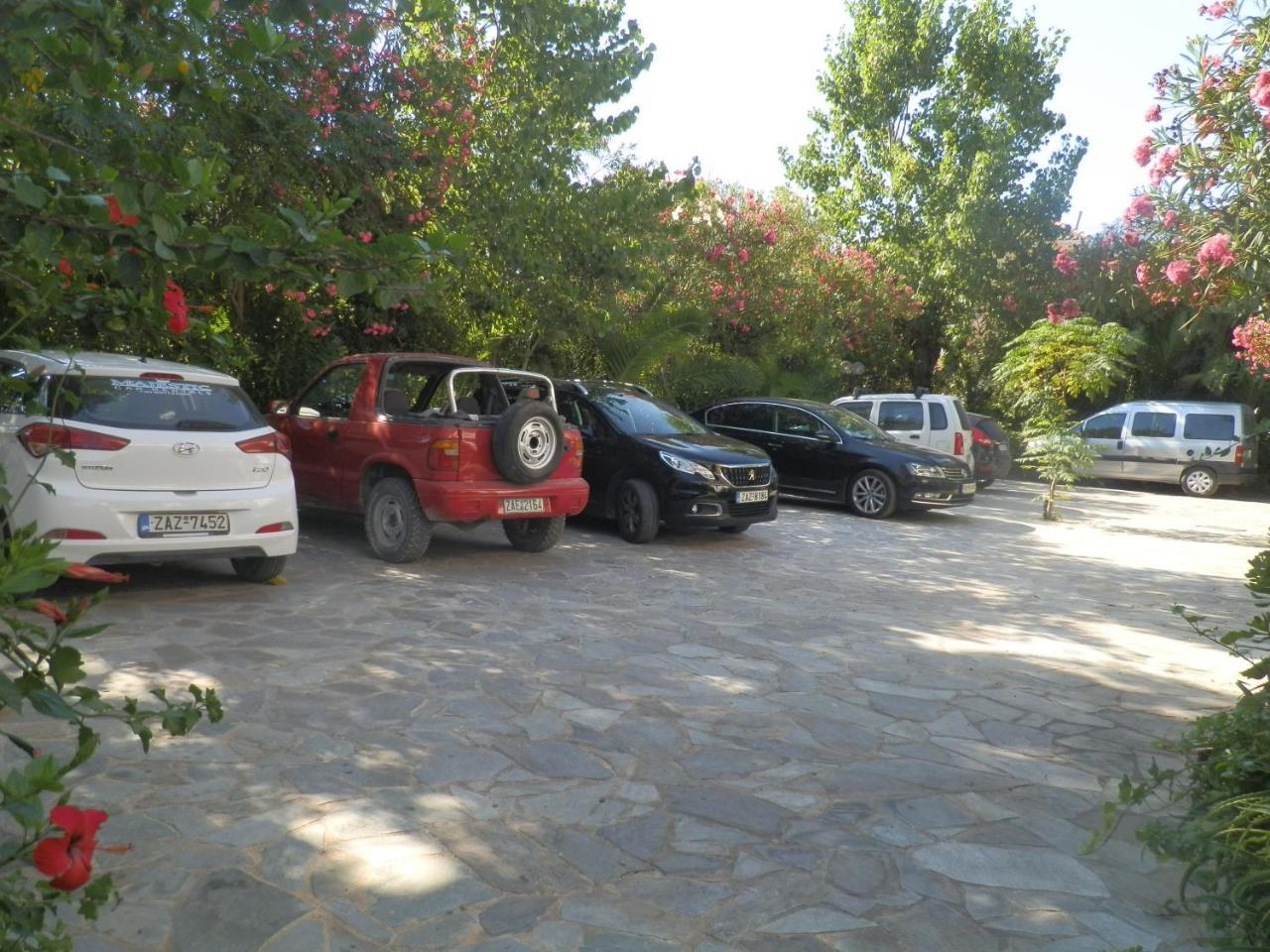 Villa Daizy Boutique Apartments ลากานาส ภายนอก รูปภาพ