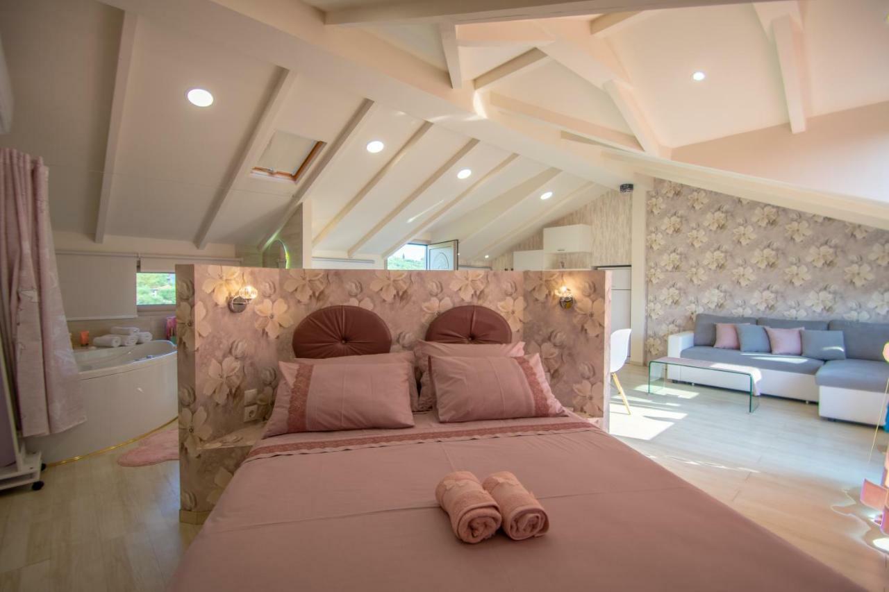 Villa Daizy Boutique Apartments ลากานาส ภายนอก รูปภาพ
