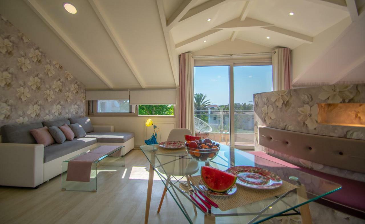 Villa Daizy Boutique Apartments ลากานาส ภายนอก รูปภาพ
